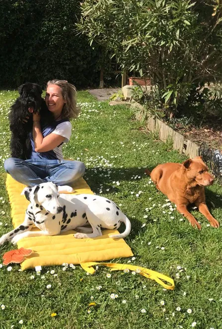 La maison avec jardin où séjournent les pensionnaires
